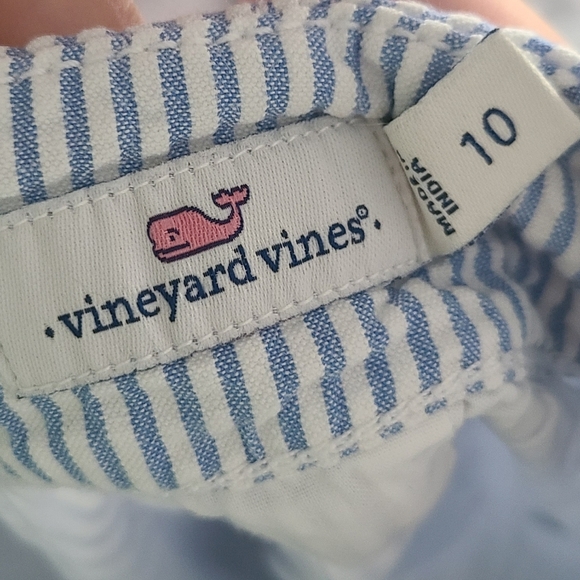Vineyard Vines Seersucker Whale Shorts - Picture 2 of 4